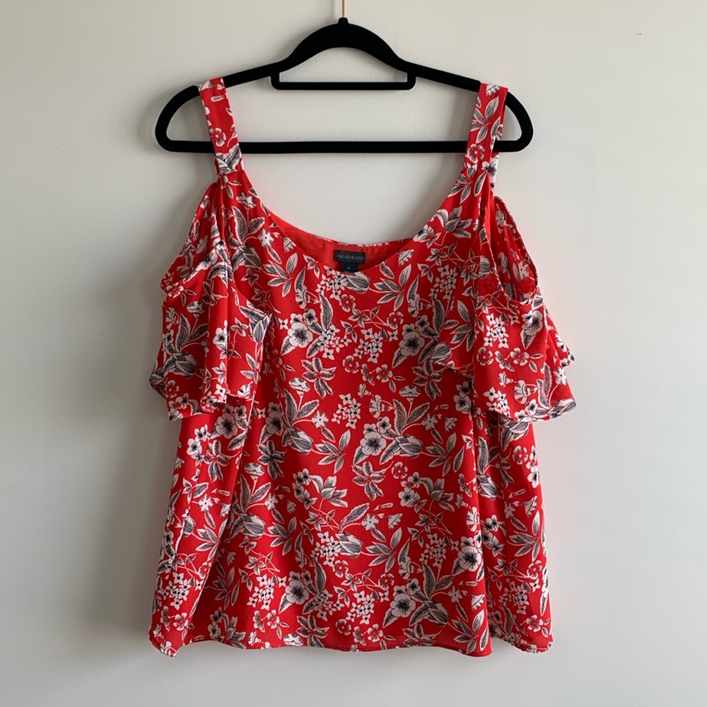 NWOT Paraphrase Ruffle Sleeve Top
